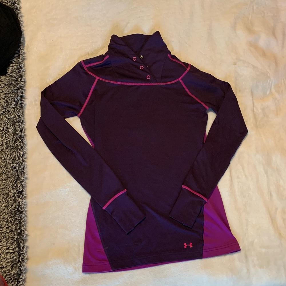 5/$25!! Under armour fitted pullover